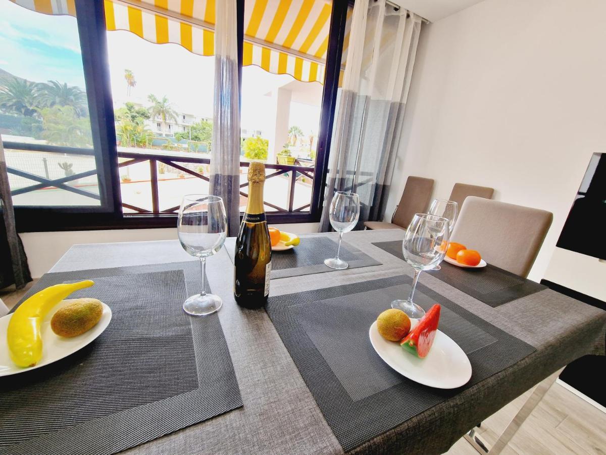 Luxury San Marino Apartment & Pool View Лос Кристианос Екстериор снимка