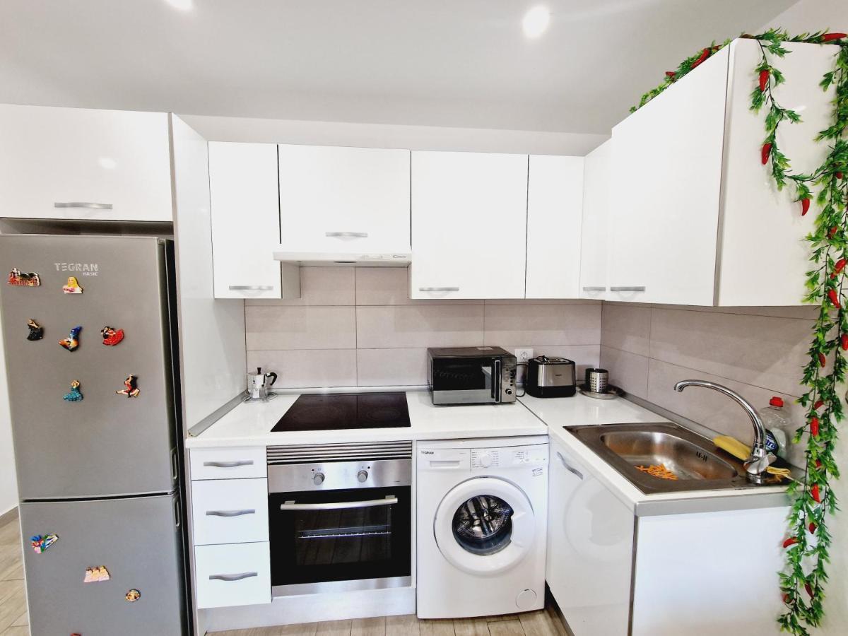 Luxury San Marino Apartment & Pool View Лос Кристианос Екстериор снимка